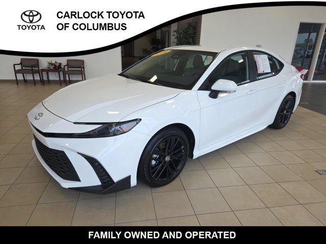 Used 2026 Toyota Camry SE w/ Convenience Package FWD image 4