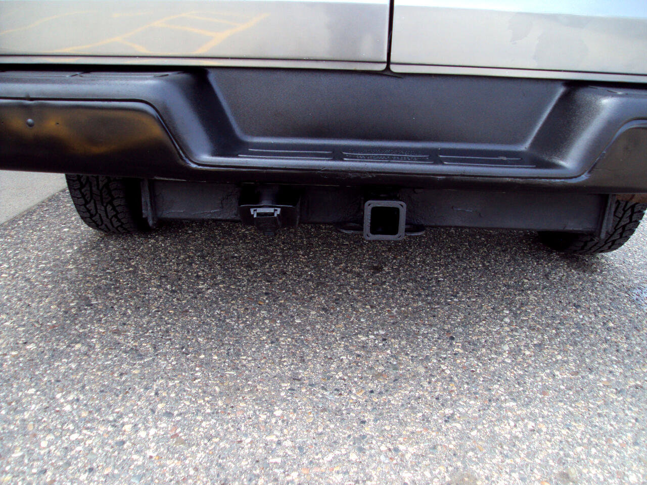 Used 2012 Chevrolet Express 2500 image 7