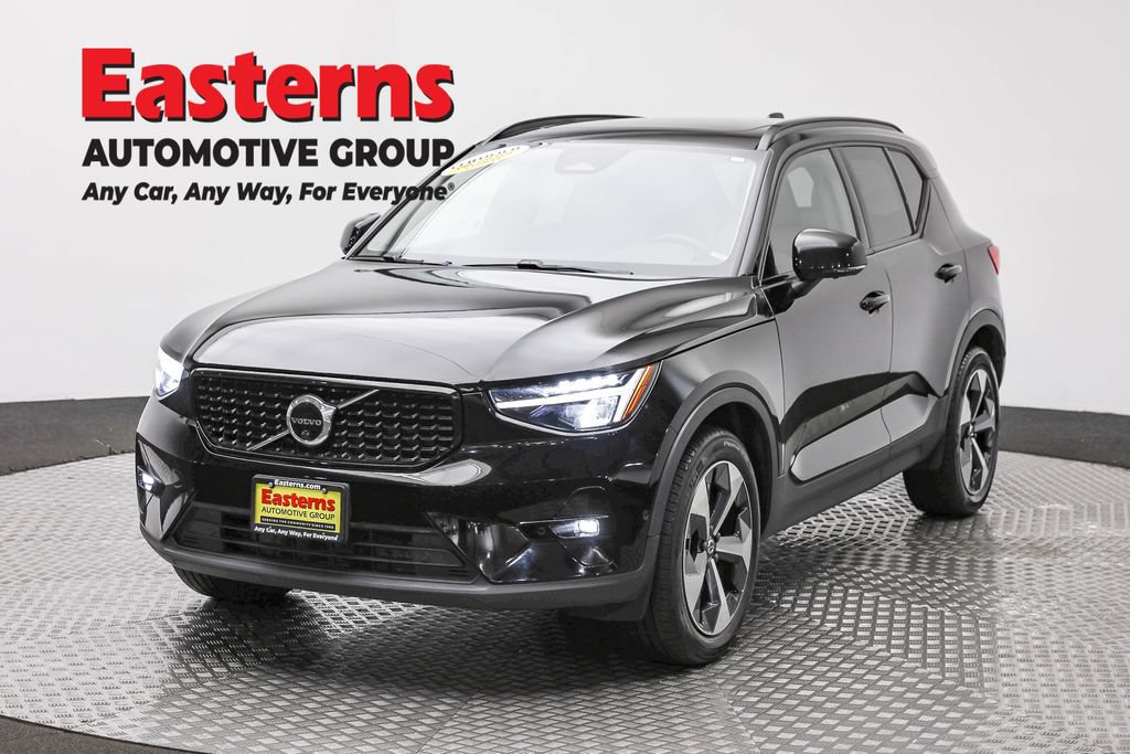 Used 2023 Volvo XC40 B4 Ultimate FWD image 1