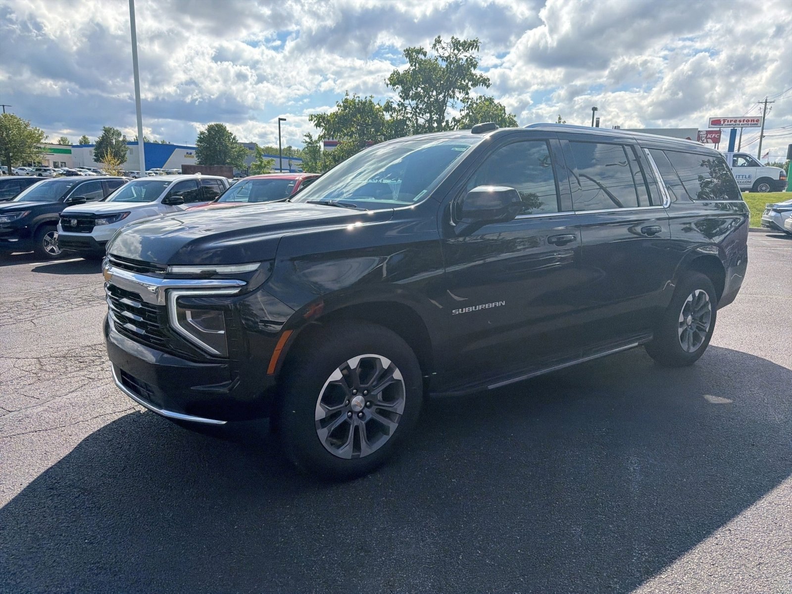 Used 2026 Chevrolet Suburban LS AWD/4WD image 8