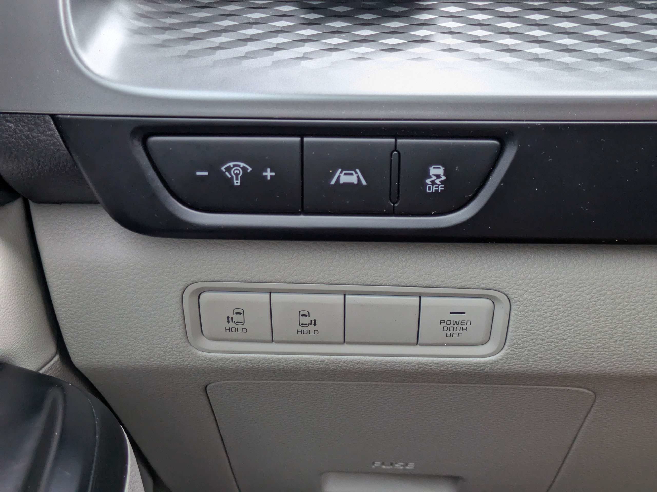 Certified 2024 Kia Carnival LX FWD image 22
