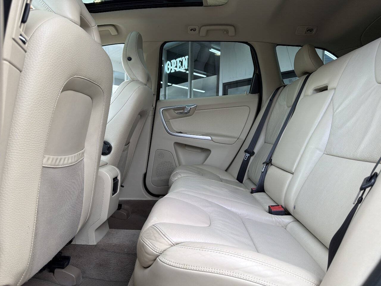 Used 2010 Volvo XC60 3.2 AWD/4WD image 23