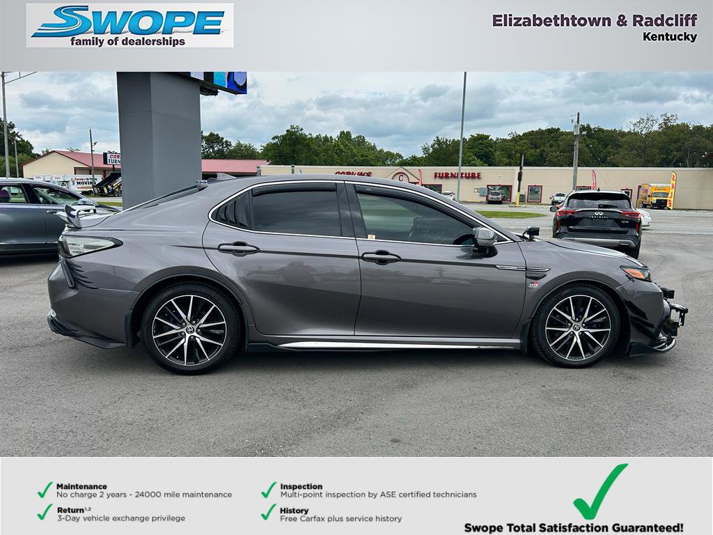 Used 2022 Toyota Camry SE image 2