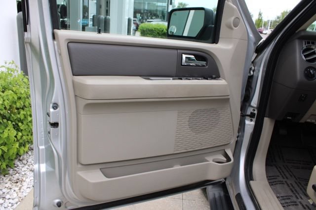 Used 2011 Ford Expedition XLT AWD/4WD image 18