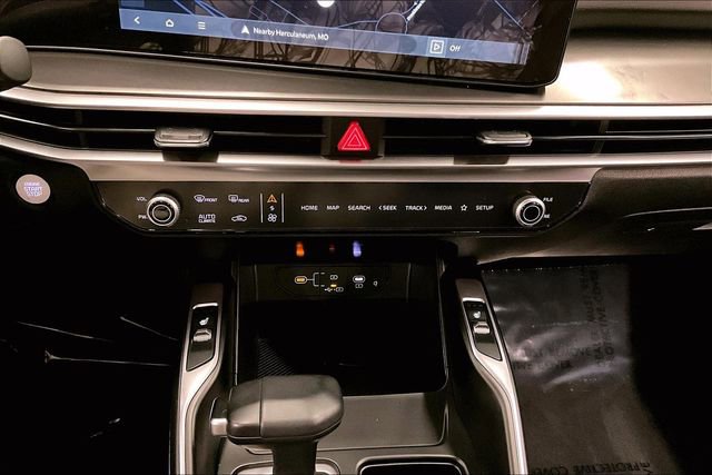 Used 2025 Kia Sorento S image 27