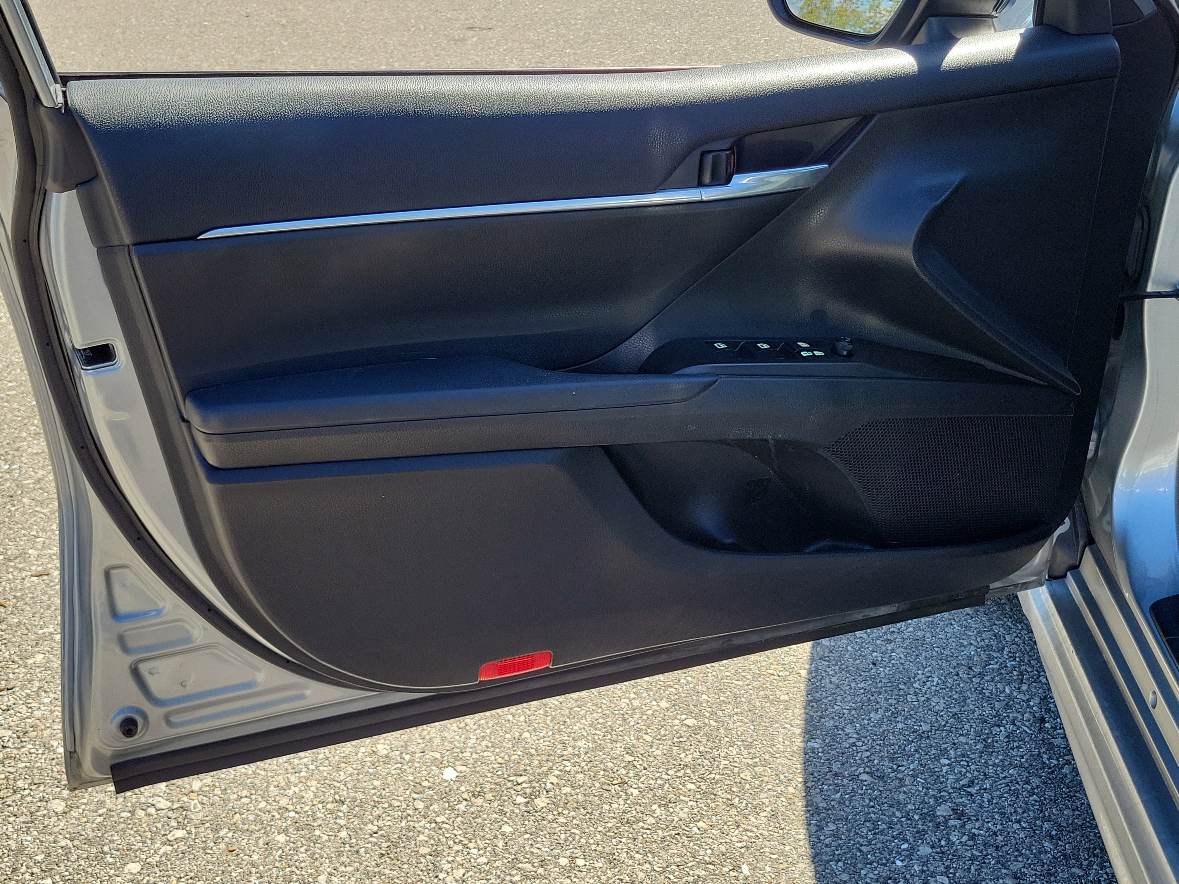 Used 2023 Toyota Camry SE image 21