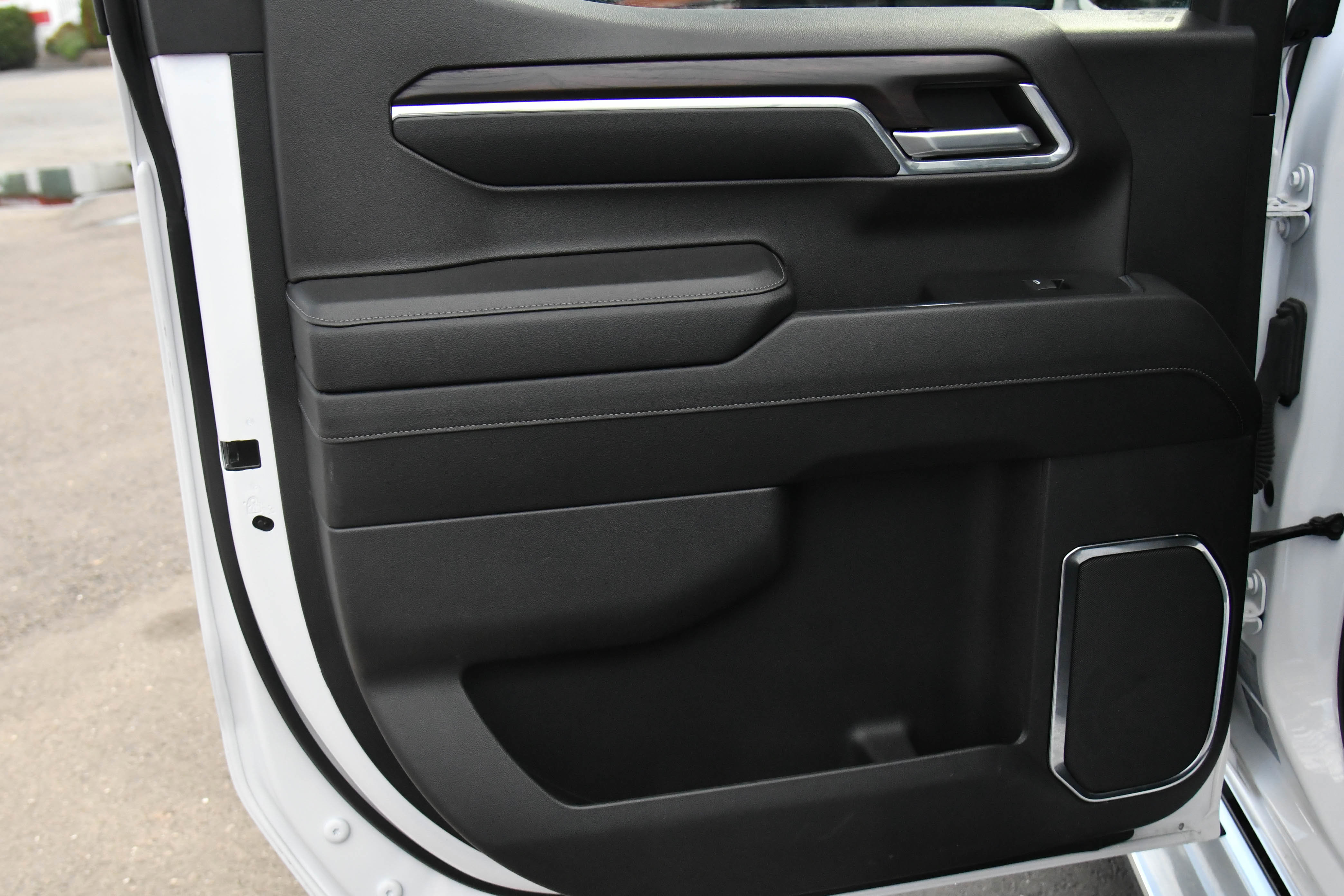 Used 2024 GMC Sierra 1500 SLT image 34