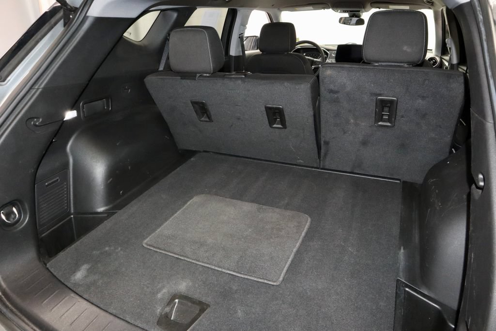 Used 2025 Chevrolet Blazer LT FWD image 13