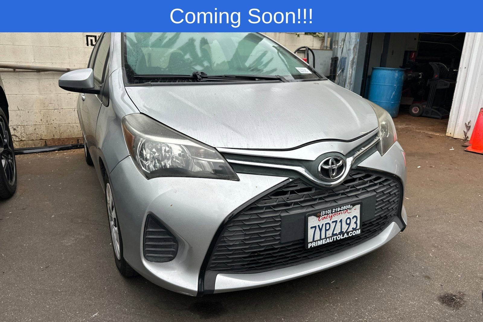 Used 2015 Toyota Yaris L image 2