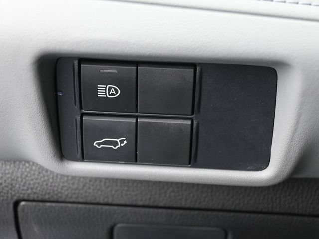 Used 2021 Toyota Highlander XLE FWD image 37