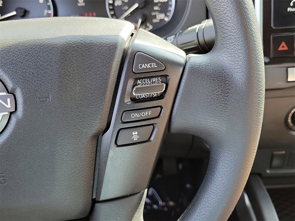 Used 2025 Nissan Frontier SV image 5