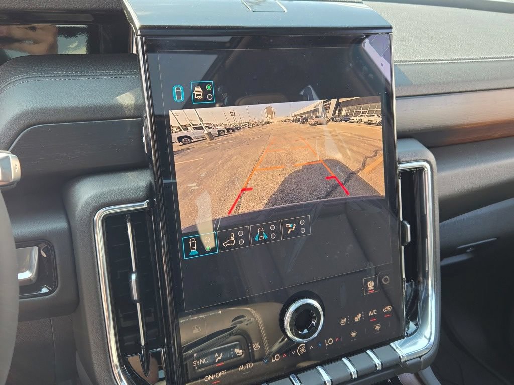 New 2026 GMC Yukon Denali w/ Sun & Power Step Package AWD/4WD image 39