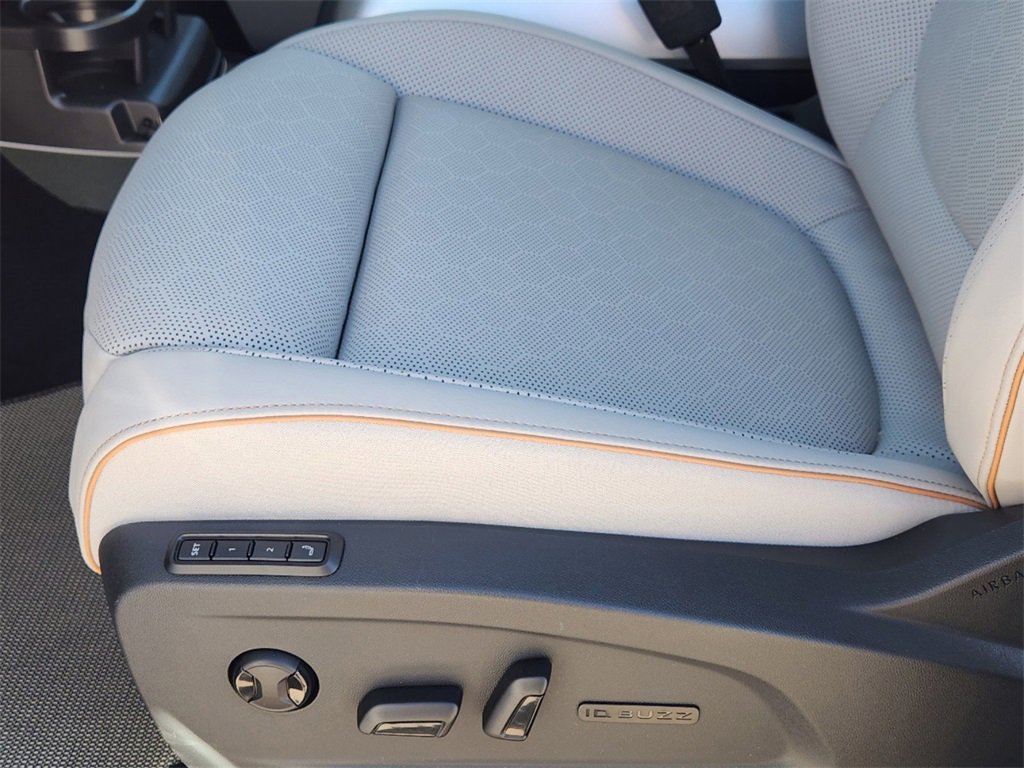 New 2025 Volkswagen ID. Buzz 1st Edition image 19