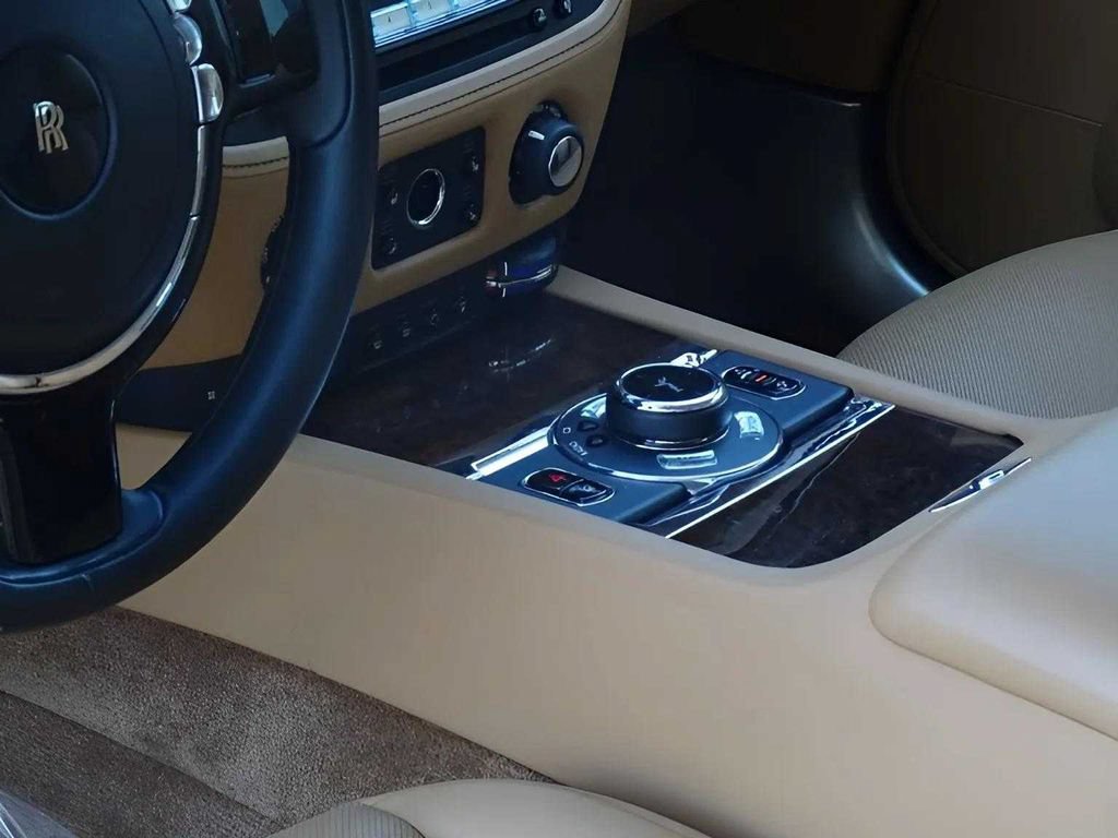 Certified 2017 Rolls-Royce Wraith RWD image 11