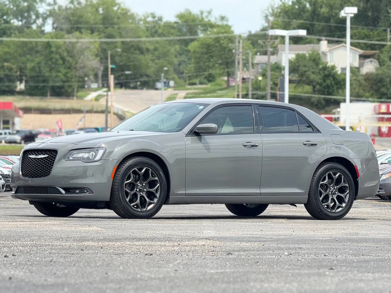 Used 2018 Chrysler 300 S image 8