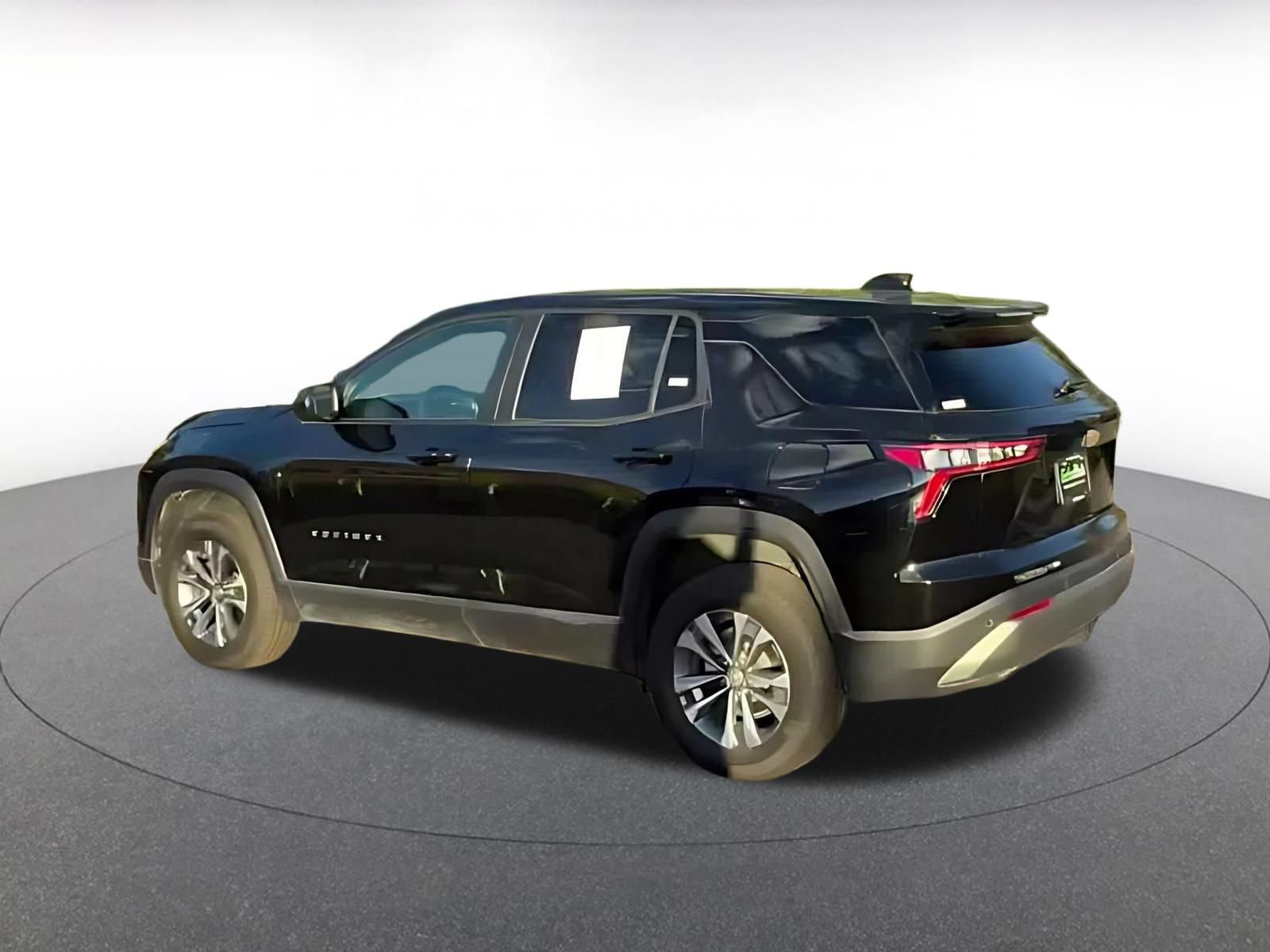 Used 2025 Chevrolet Equinox LT AWD/4WD image 12