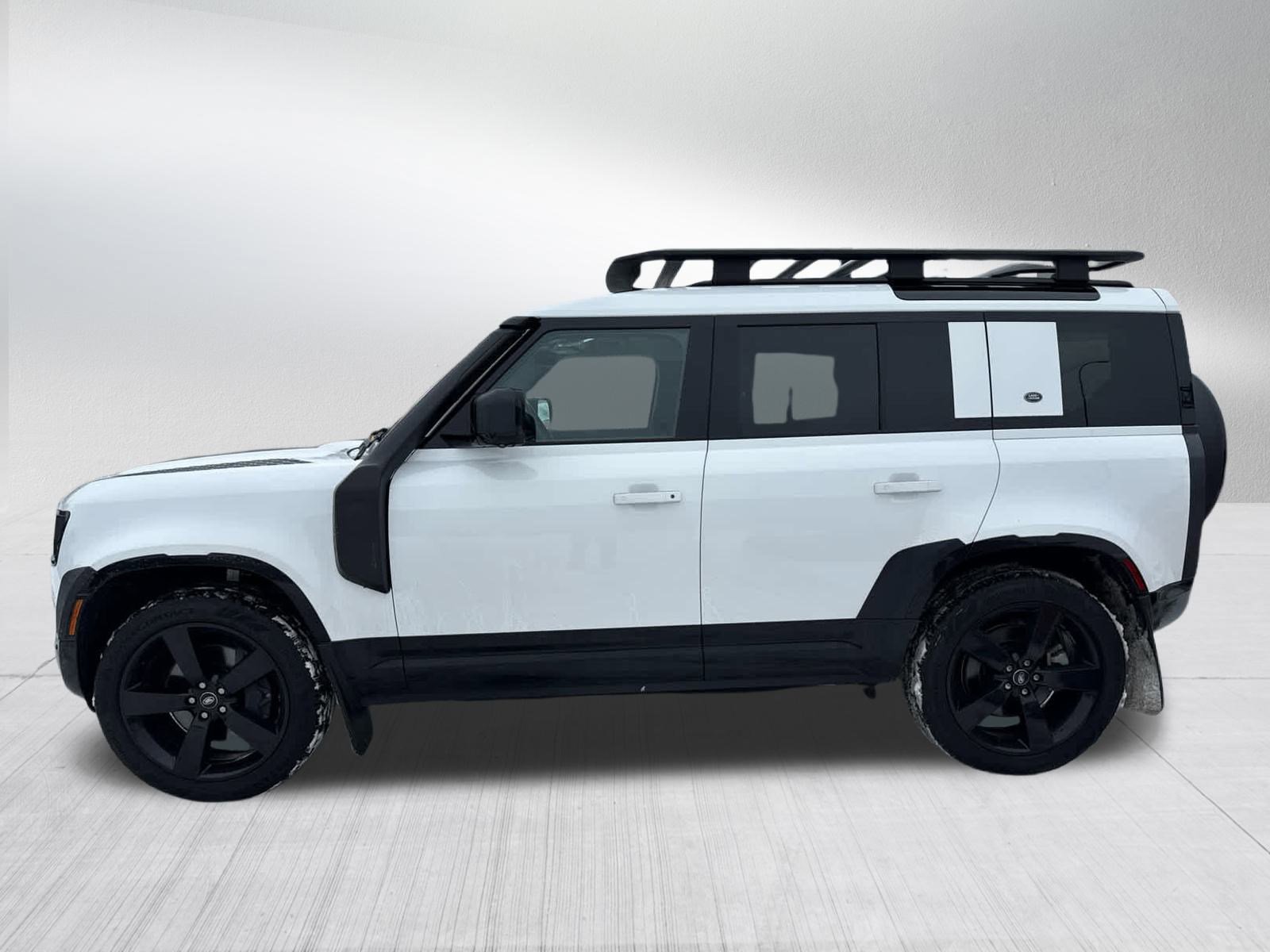 Used 2024 Land Rover Defender 110 X-Dynamic SE image 5