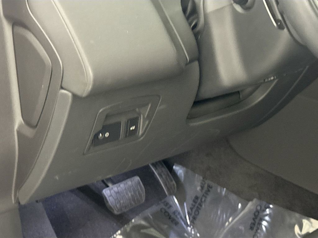 Used 2026 Land Rover Range Rover Velar S image 10