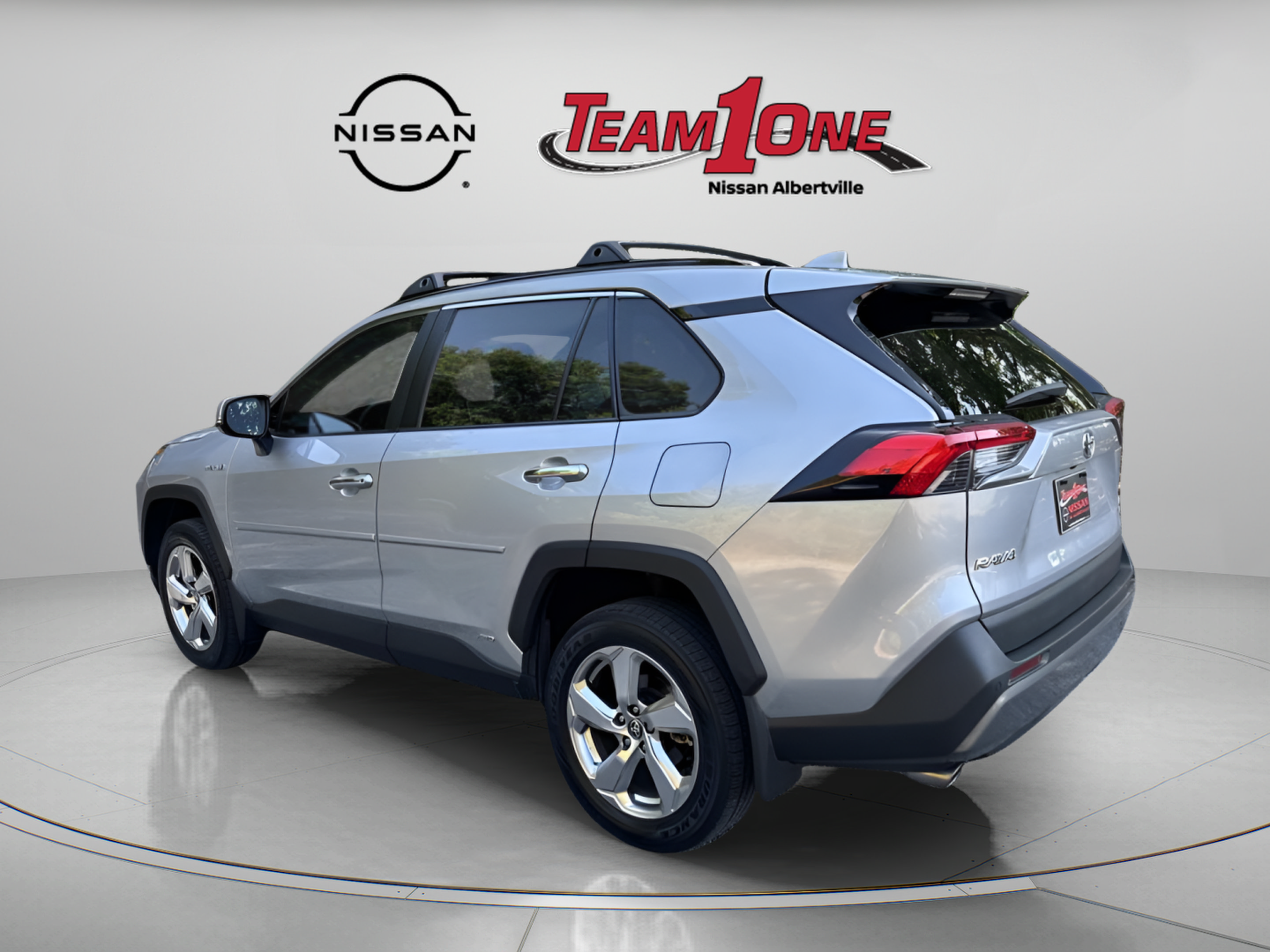 Used 2021 Toyota RAV4 Limited AWD/4WD image 6
