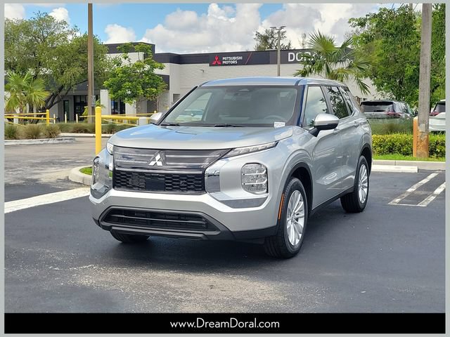 Used 2026 Mitsubishi Outlander ES