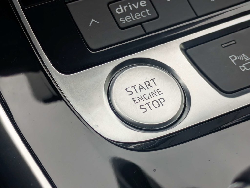 Used 2020 Audi Q8 Premium Plus AWD/4WD image 35