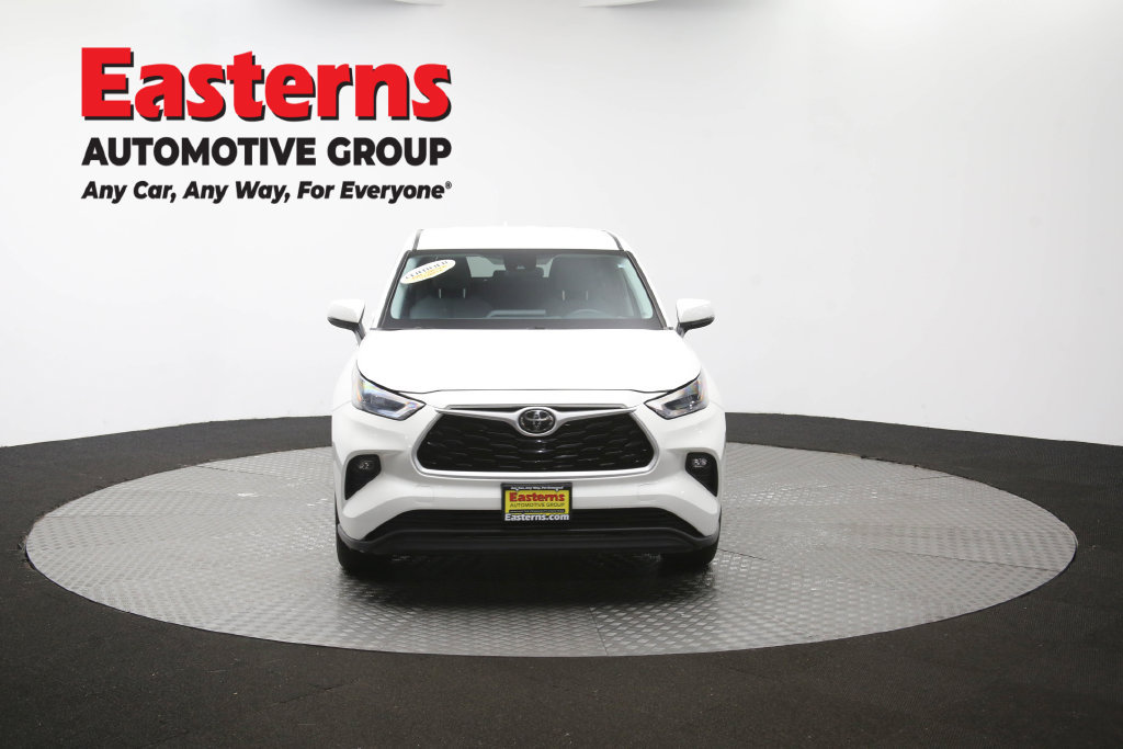 Used 2020 Toyota Highlander LE FWD image 55