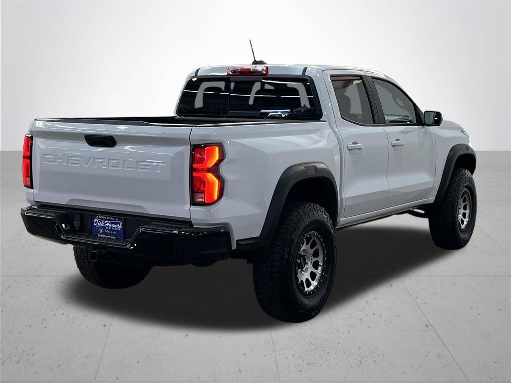 Used 2025 Chevrolet Colorado ZR2 w/ Technology Package AWD/4WD image 11