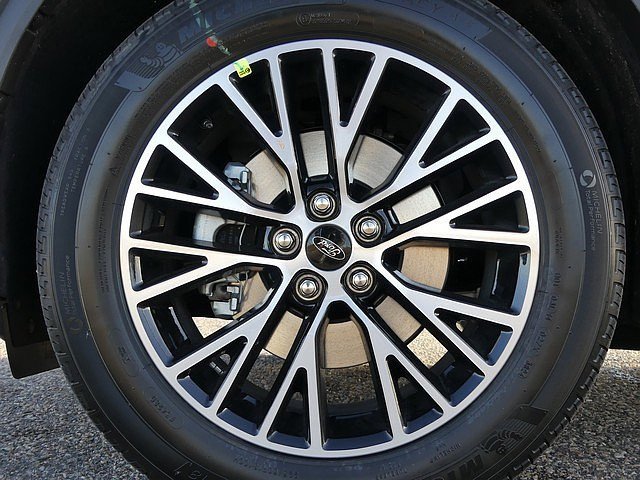 New 2025 Ford Escape SE w/ PHEV Premium Package image 34