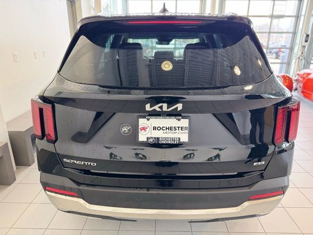 Used 2025 Kia Sorento S image 39