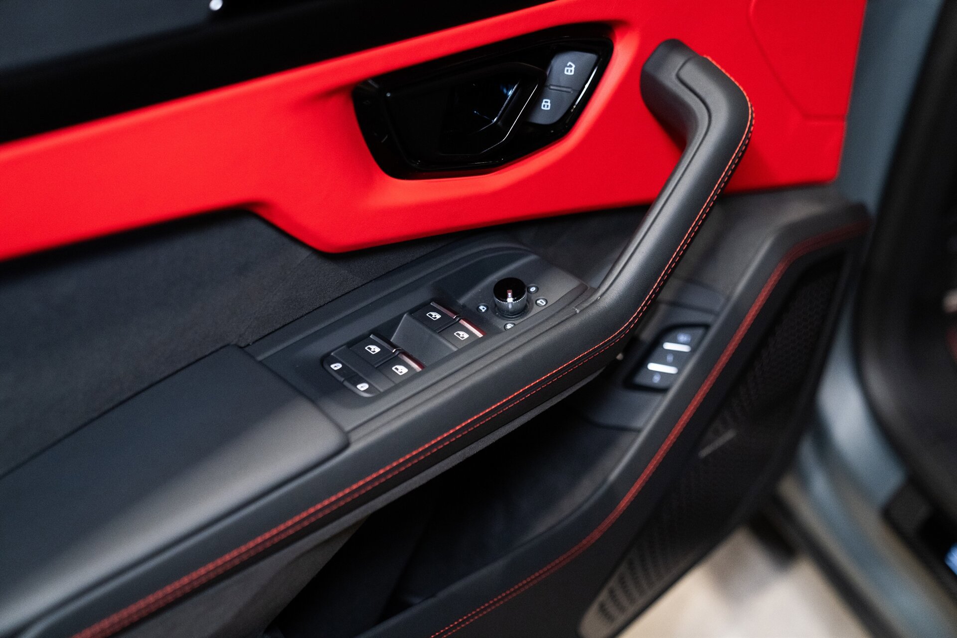 Used 2025 Lamborghini Urus Performante AWD/4WD image 20