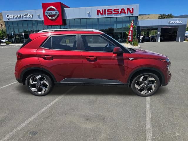 Used 2023 Hyundai Venue SEL FWD image 7