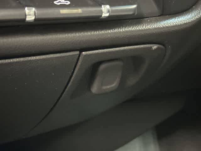 Used 2018 Chevrolet Silverado 2500 W/T AWD/4WD image 24