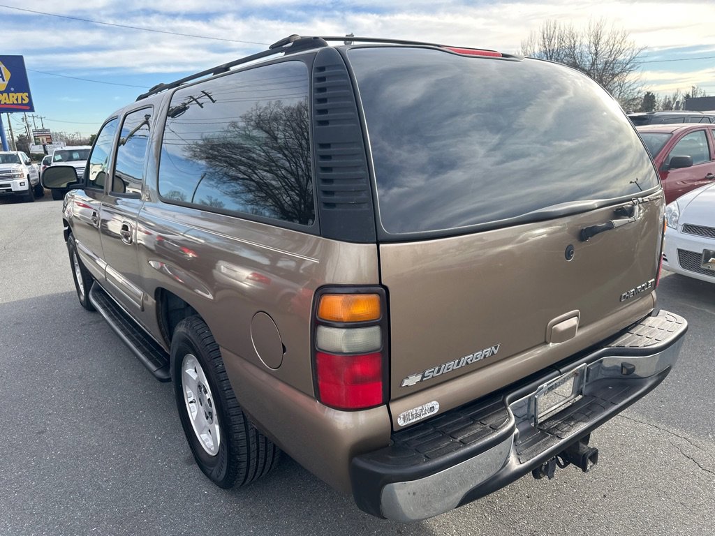Used 2004 Chevrolet Suburban LT w/ Preferred Equipment Group image 3