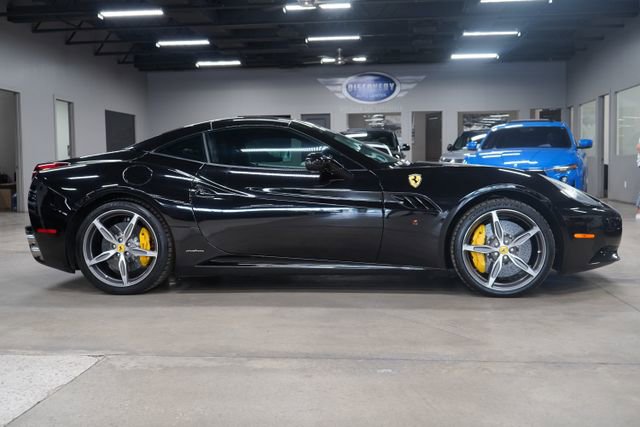 Used 2010 Ferrari California RWD image 4