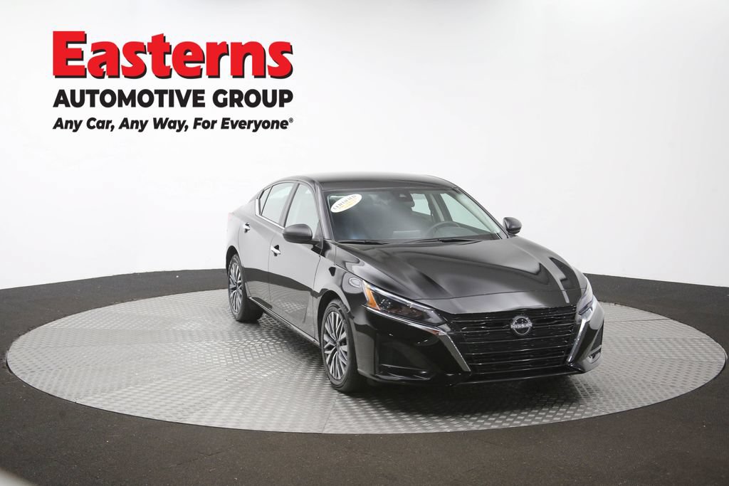 Used 2025 Nissan Altima 2.5 SV FWD image 51