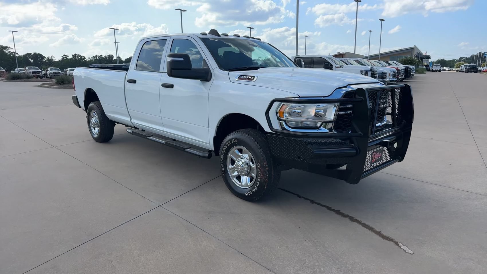Used 2023 RAM 2500 Tradesman w/ Chrome Appearance Group AWD/4WD image 3