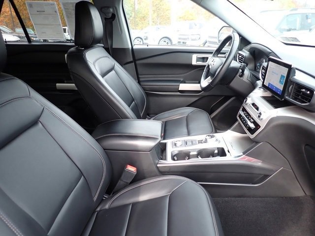 Used 2023 Ford Explorer XLT w/ Equipment Group 202A image 10