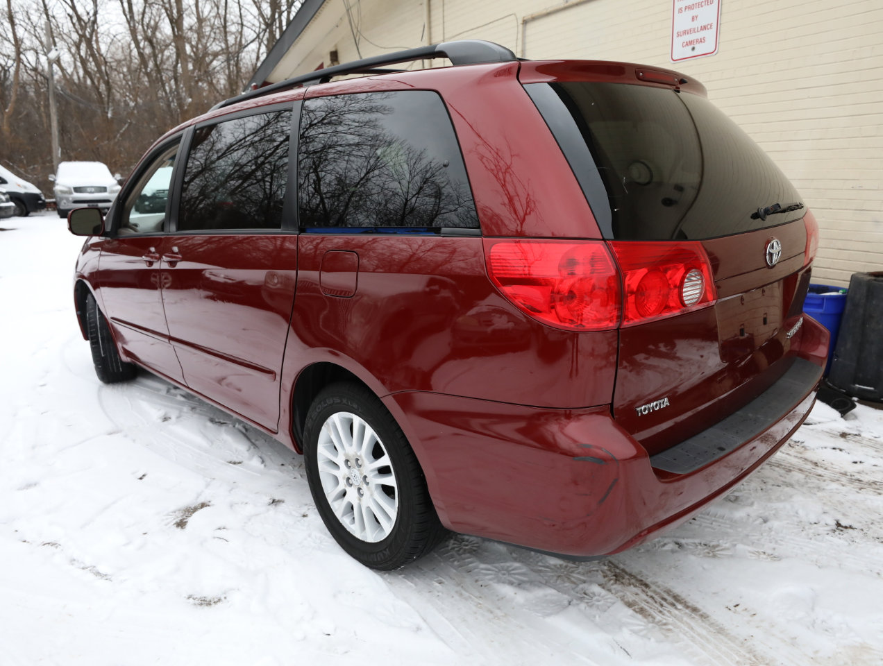 Used 2010 Toyota Sienna XLE FWD image 9