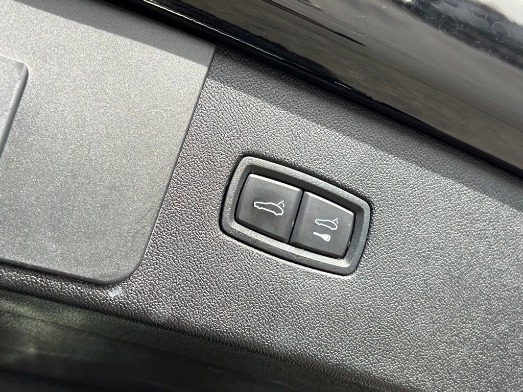 Used 2021 Porsche Cayenne Turbo image 24