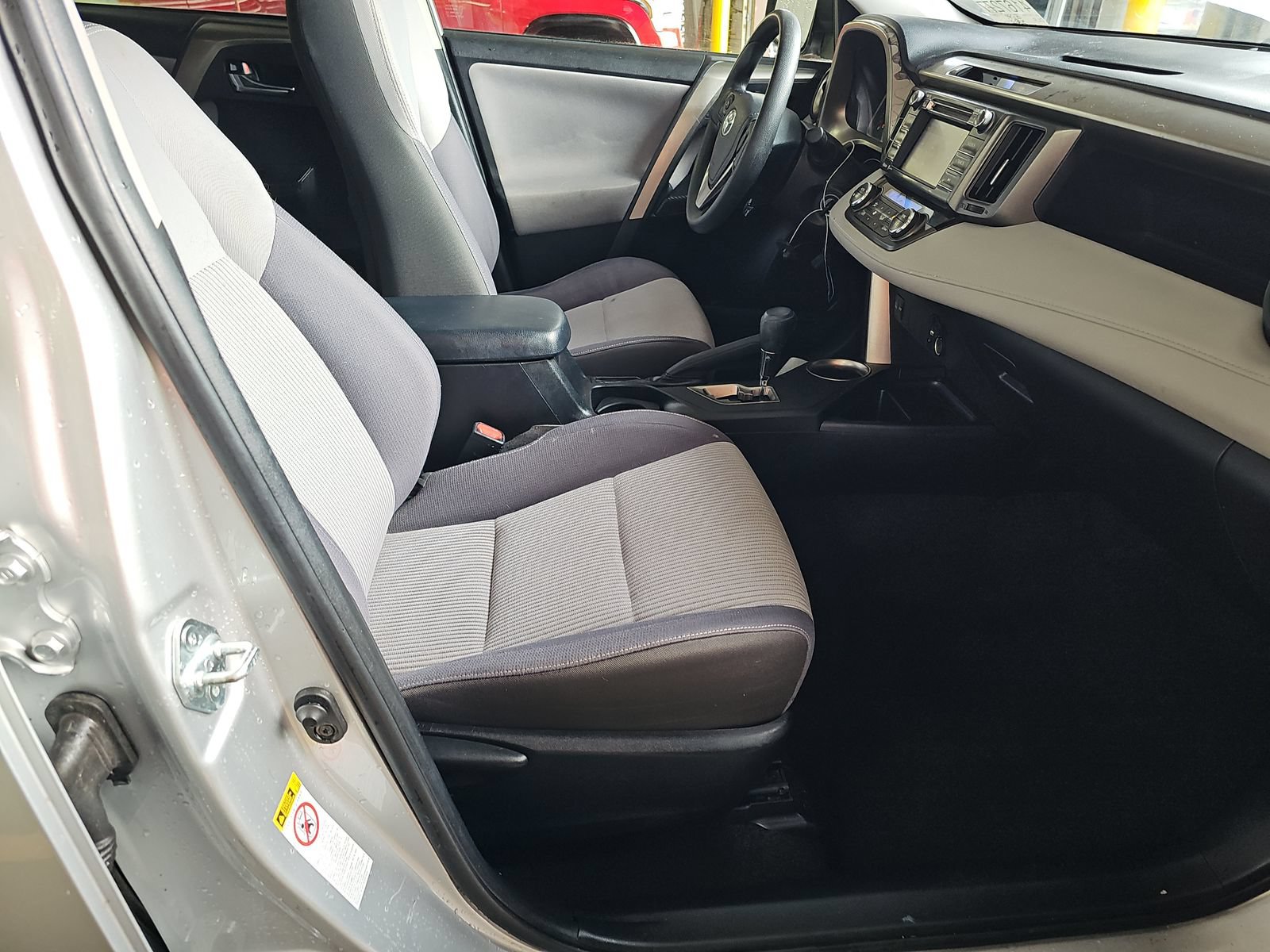 Used 2014 Toyota RAV4 XLE AWD/4WD image 14