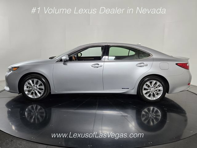 Used 2014 Lexus ES 300h w/ Luxury Package w/Bamboo Trim FWD image 3