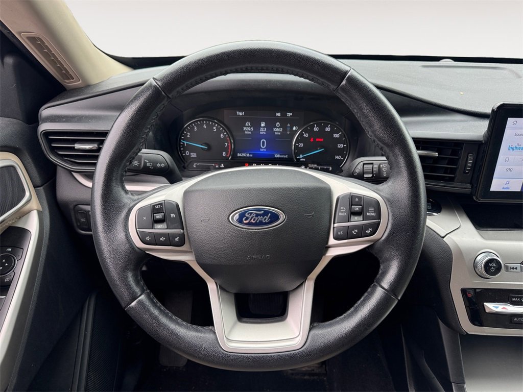 Used 2022 Ford Explorer XLT image 12