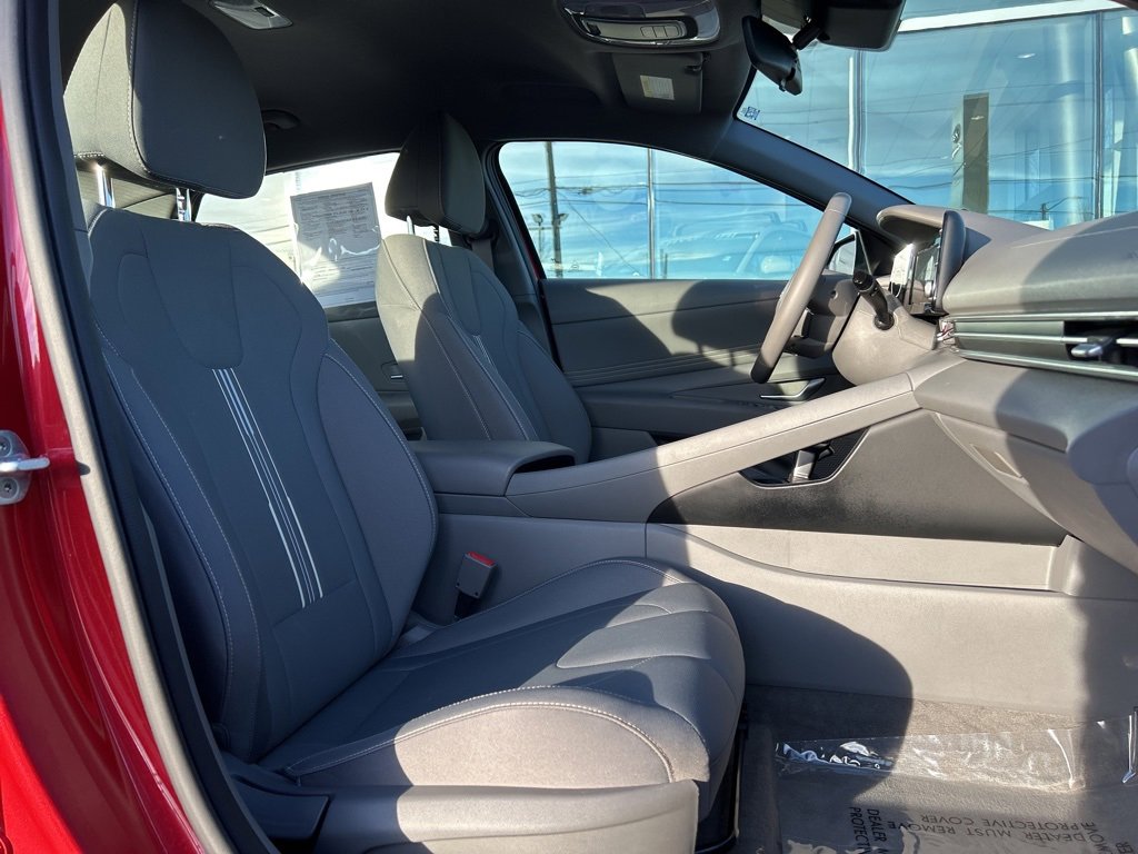 Certified 2021 Hyundai Elantra SEL w/ Convenience Package image 10