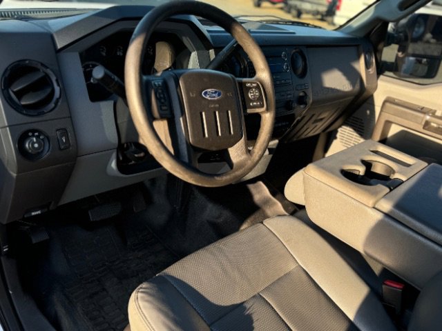 Used 2016 Ford F550 2WD Regular Cab Super Duty image 18