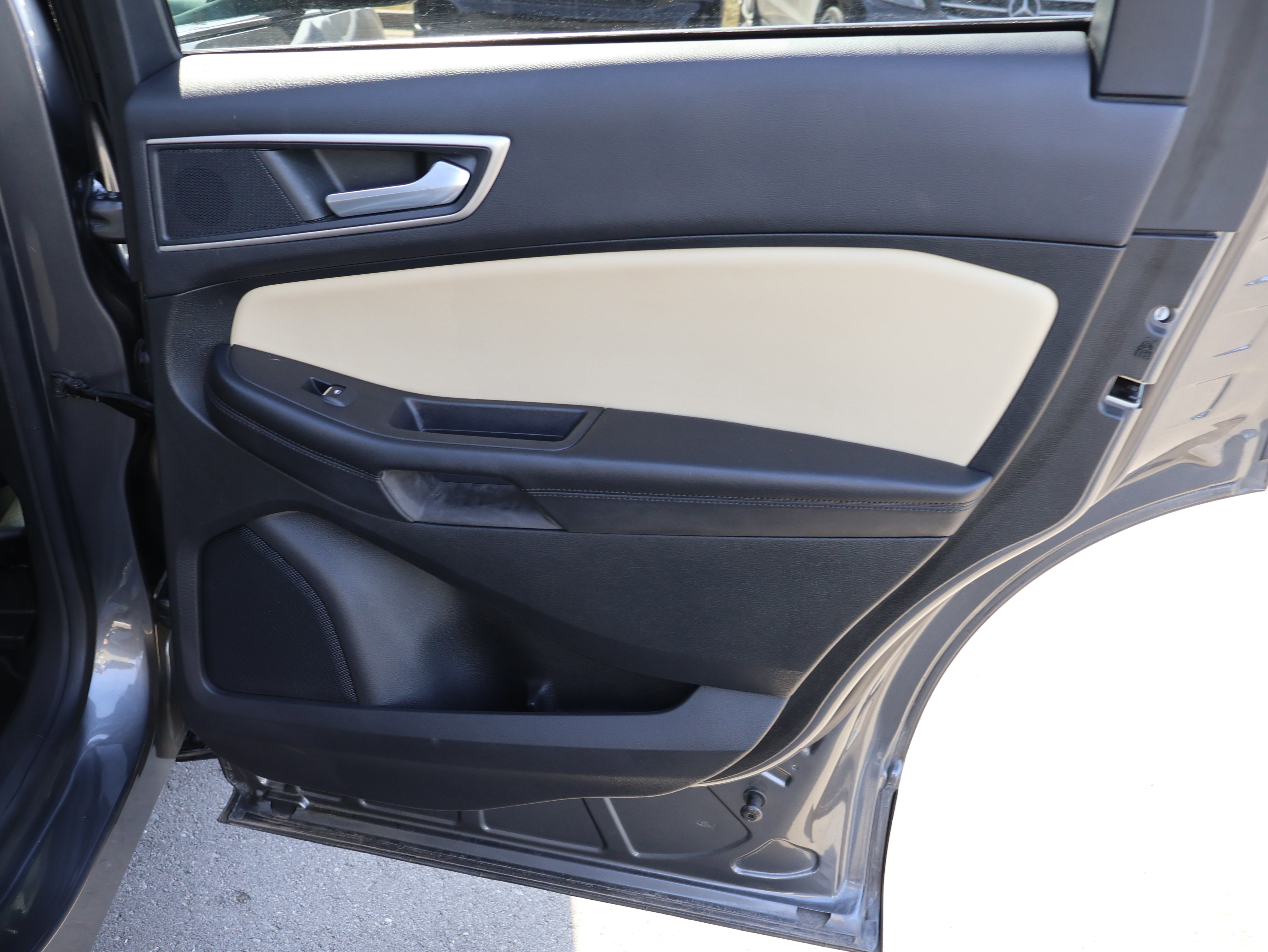 Used 2022 Ford Edge SEL image 12