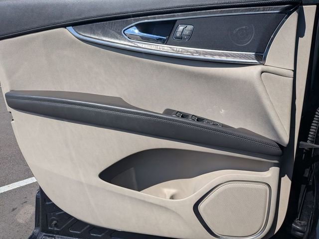 Used 2019 Lincoln Nautilus Select image 11