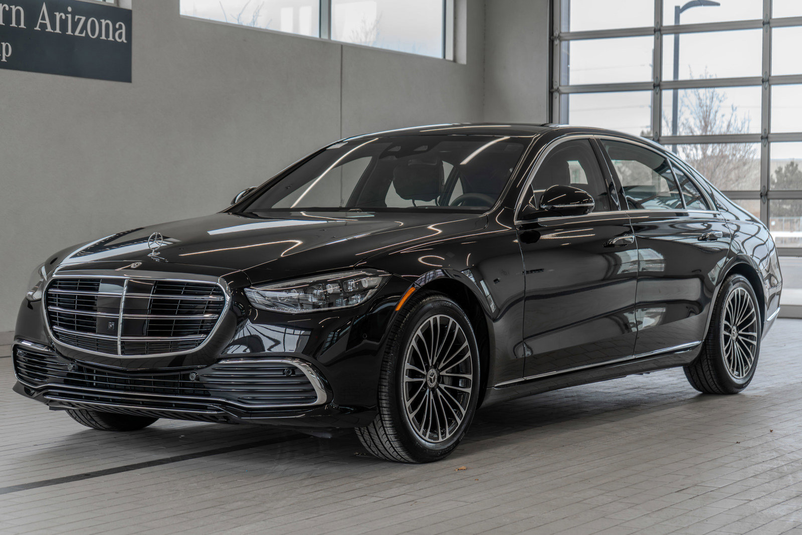 New 2025 Mercedes-Benz S 580 4MATIC Sedan image 25