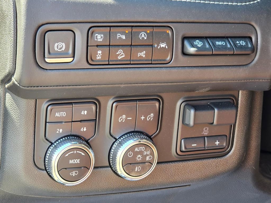 Used 2024 GMC Yukon Denali Ultimate image 8