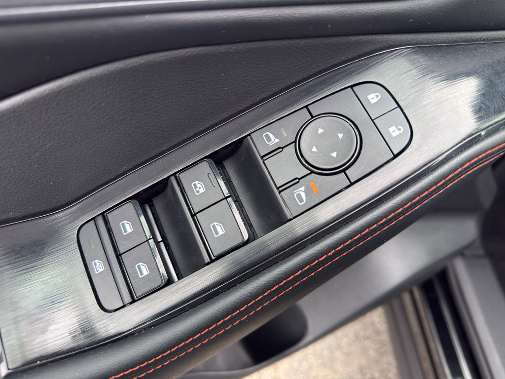 Used 2025 Nissan Rogue SV image 12