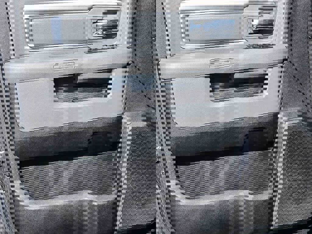 Used 2017 RAM 3500 SLT w/ Luxury Group image 27